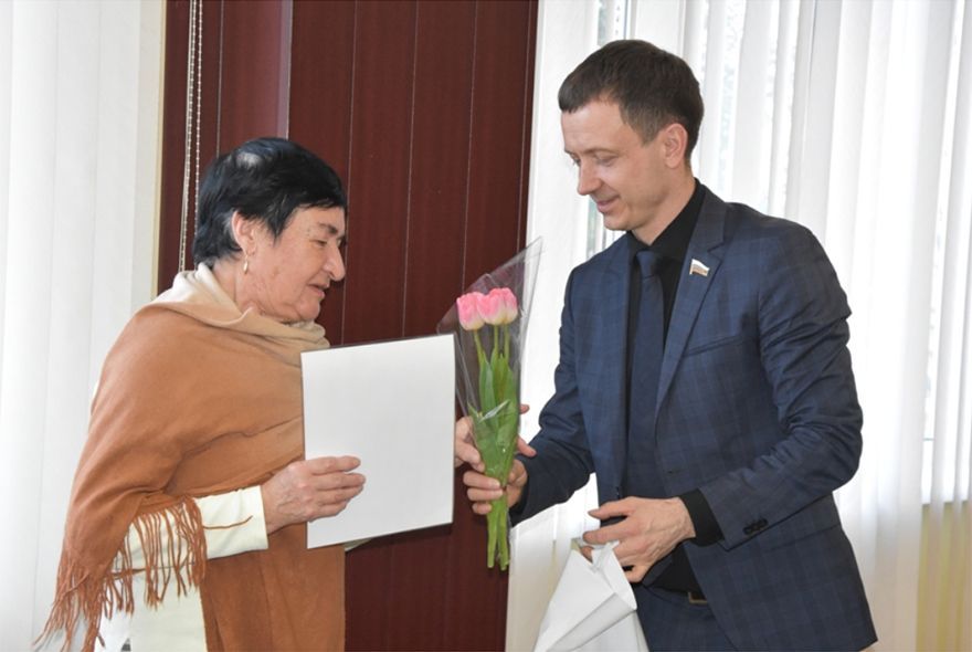 Пензенские депутаты поздравили активисток