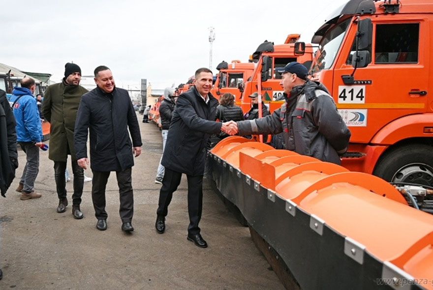 В Пензе проверили готовность коммунальной техники к зиме  