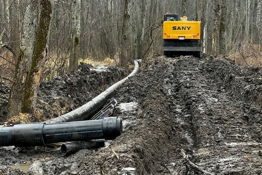 В Ахунах меняют коллектор  