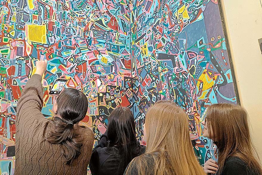 В Пензе работает выставка известного абстракциониста