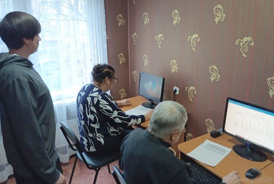 В Пензе пенсионеров обучают компьютерной грамотности  