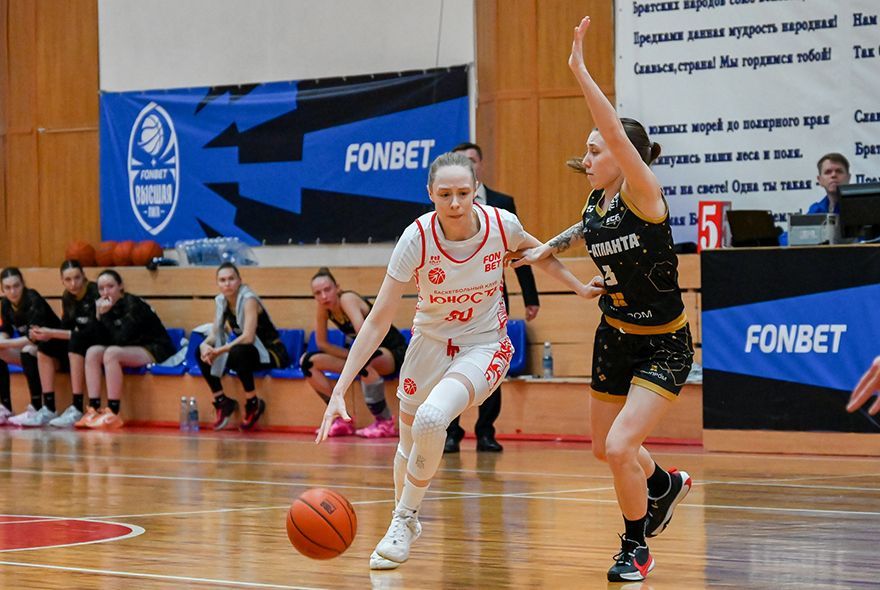 «Юность» борется за финал