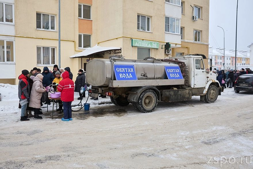 В Пензе раздали крещенскую воду
