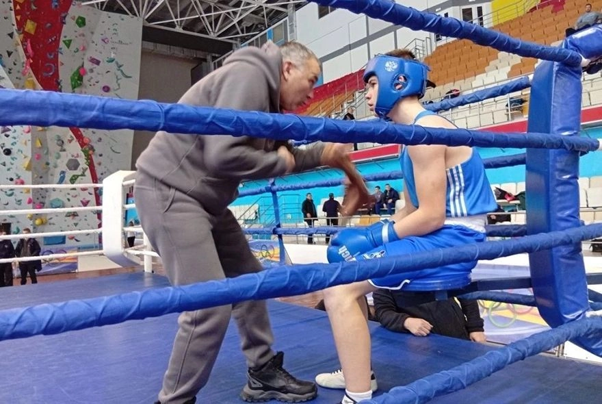 Бои на ринге: в честь героя и  за победу