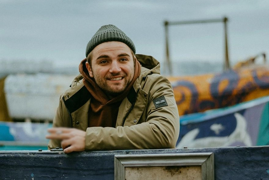 В ролях – мужчины. В зале – женщины. Смотрим!