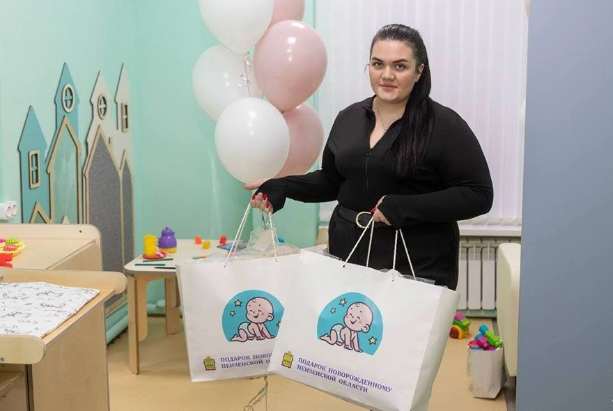 В Пензе студенческие семьи получили подарки