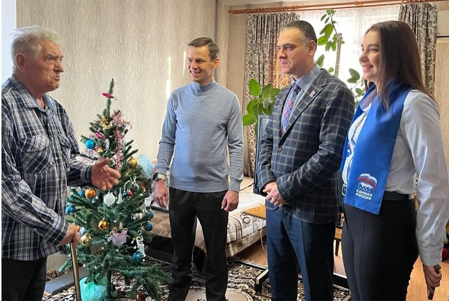 Пензенские депутаты поздравили ветеранов